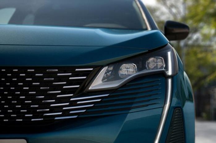 Nové SUV Peugeot 5008